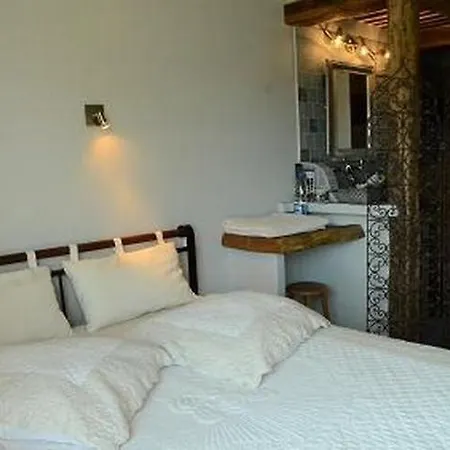 Les Du Guest house